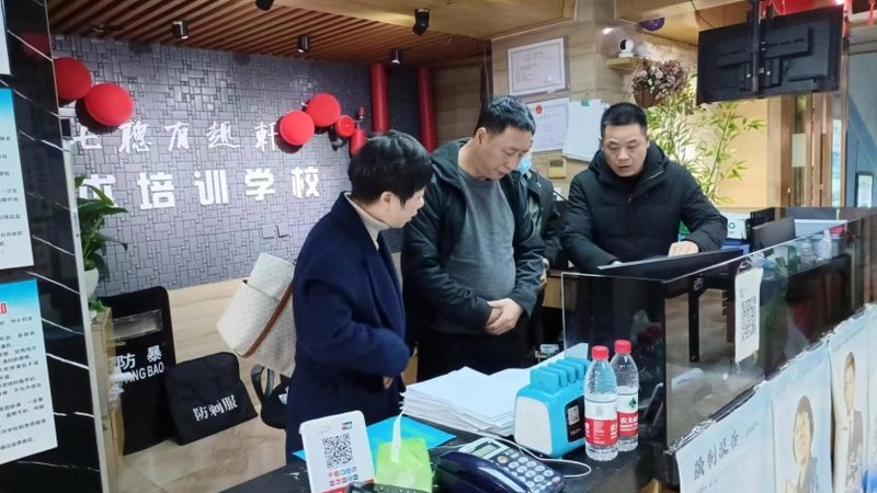 在录取过程中，考生需要注意以下几点：